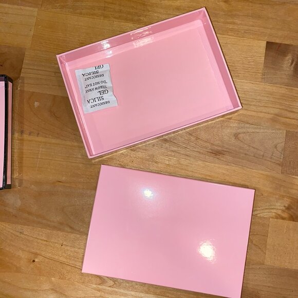 Set of 3 Victoria’s Secret store / shopping / gift bags + box - Picture 6 of 9